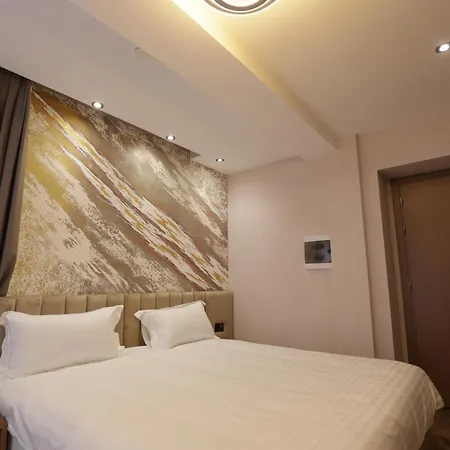 Residence Inn Hotel ティラナ