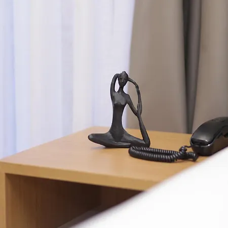 ホテル Residence Inn Hotel ティラナ