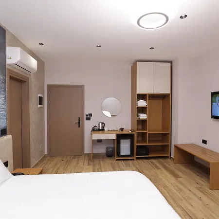 Residence Inn Hotel 4* ティラナ