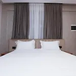 Residence Inn Hotel 4* ティラナ