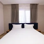 Residence Inn Hotel 4* ティラナ