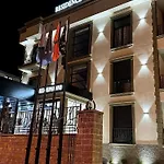 Residence Inn Hotel ホテル ティラナ