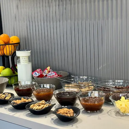 Residence Inn Hotel Тирана