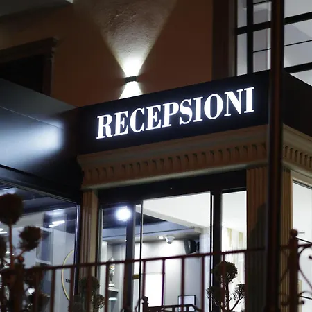 Residence Inn Hotel Отель Тирана