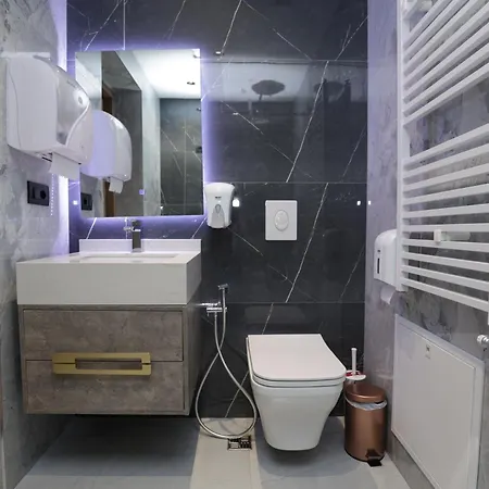 Residence Inn Hotel 4* Тирана