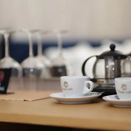 Residence Inn Hotel Отель Тирана