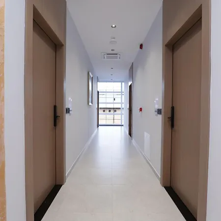 Residence Inn Hotel Тирана