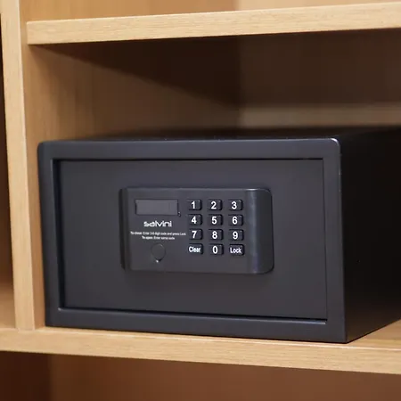 Residence Inn Hotel Тирана