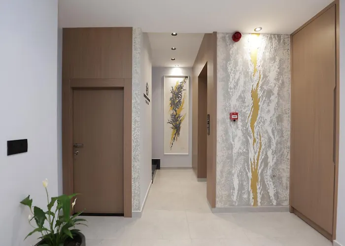 Residence Inn Hotel 4* 티라나