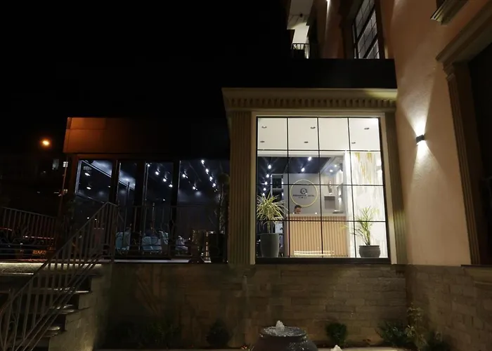 Residence Inn Hotel 4* 티라나