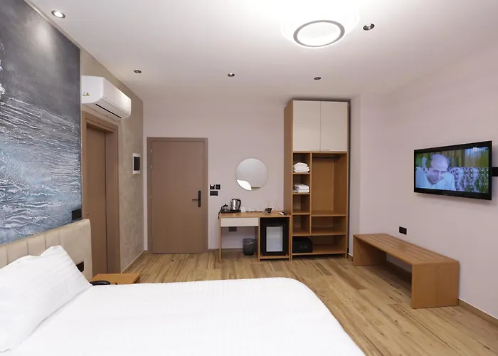 Residence Inn Hotel 4* 티라나